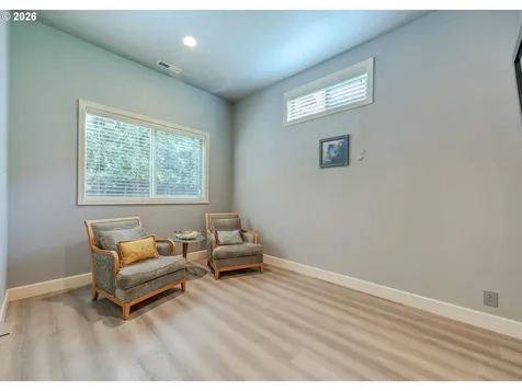 2073 Lake Wind Drive Eugene OR 97408