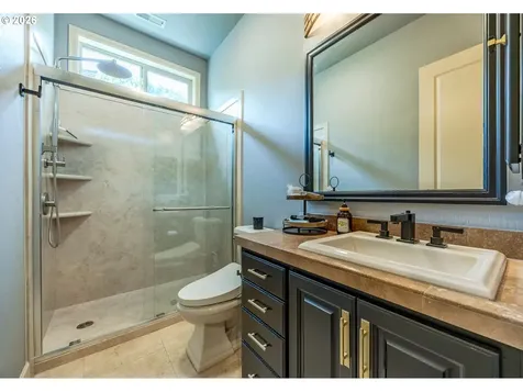 2073 Lake Wind Drive Eugene OR 97408
