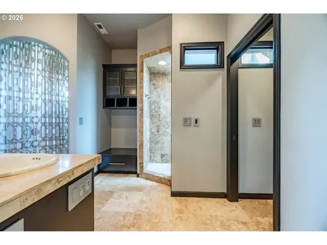 2073 Lake Wind Drive Eugene OR 97408