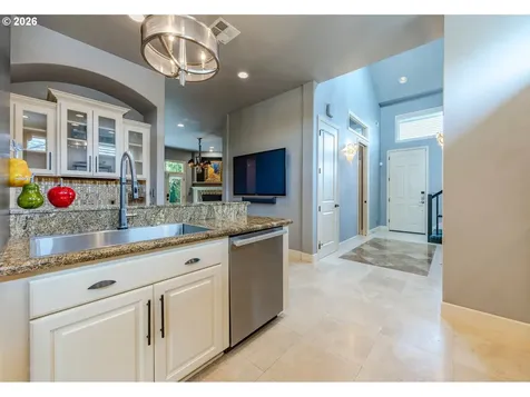 2073 Lake Wind Drive Eugene OR 97408