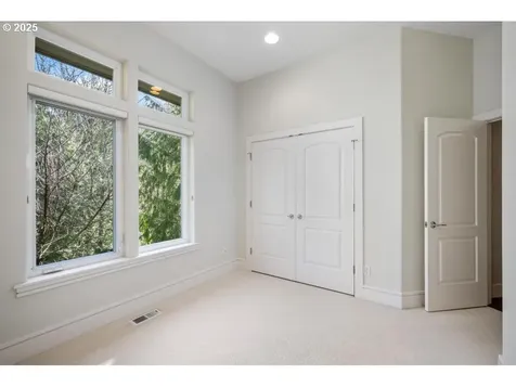 6260 SW Sheridan Street Portland OR 97225