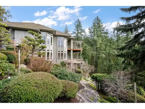 6260 SW Sheridan Street Portland OR 97225