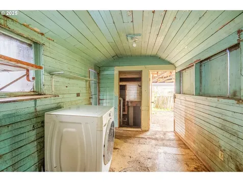 628 Birch Avenue Cottage Grove OR 97424