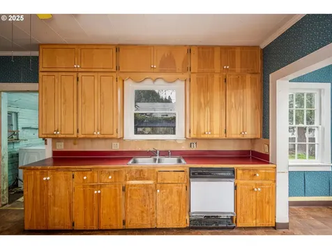 628 Birch Avenue Cottage Grove OR 97424