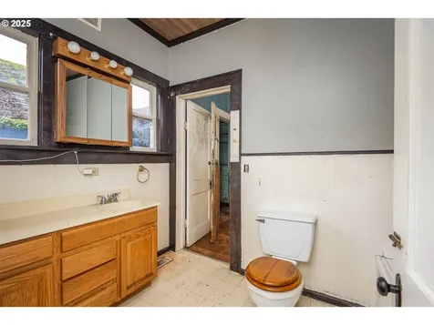 628 Birch Avenue Cottage Grove OR 97424