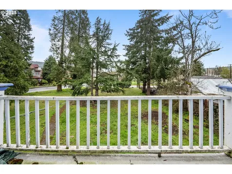 628 Birch Avenue Cottage Grove OR 97424
