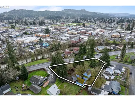 628 Birch Avenue Cottage Grove OR 97424