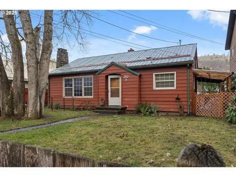 217 2ND Street Klickitat WA 98628