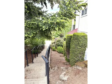 565 NW Lost Springs Terrace Portland OR 97229