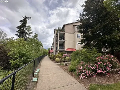 565 NW Lost Springs Terrace Portland OR 97229