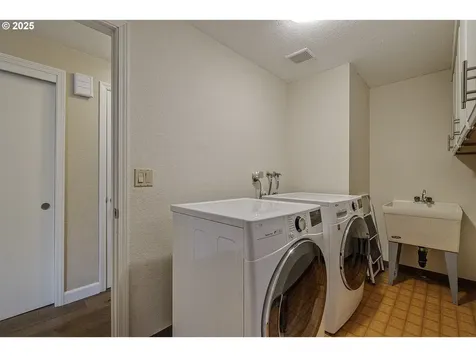 21568 SW Martinazzi Avenue Tualatin OR 97062