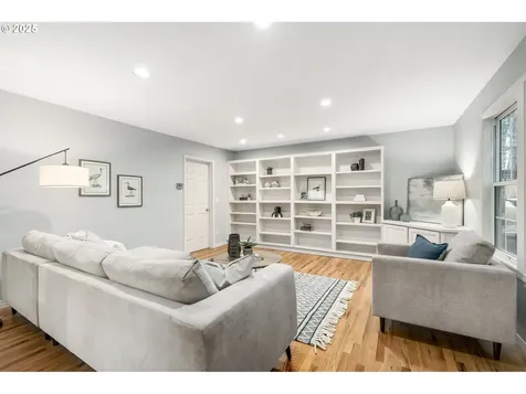 6928 SW 67th Avenue Portland OR 97223