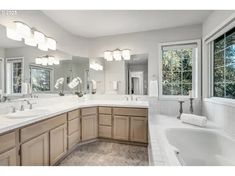6928 SW 67th Avenue Portland OR 97223