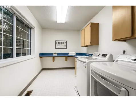 6928 SW 67th Avenue Portland OR 97223