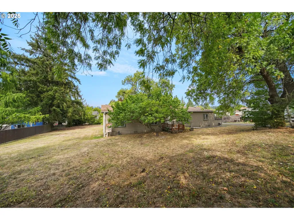 863 Jefferson Street Lafayette OR 97127