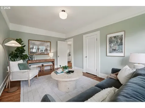 5216 NE Cleveland Avenue Portland OR 97211