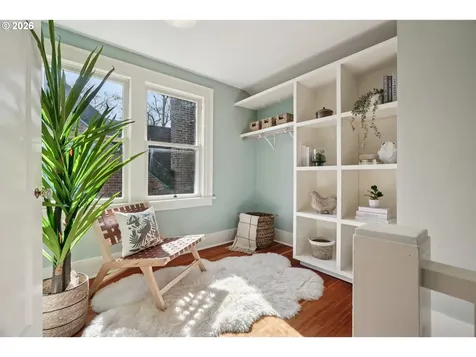 5216 NE Cleveland Avenue Portland OR 97211