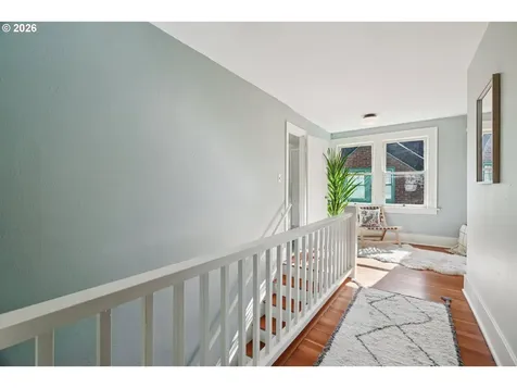 5216 NE Cleveland Avenue Portland OR 97211