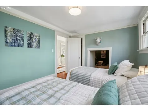 5216 NE Cleveland Avenue Portland OR 97211