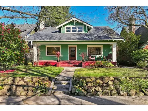 5216 NE Cleveland Avenue Portland OR 97211