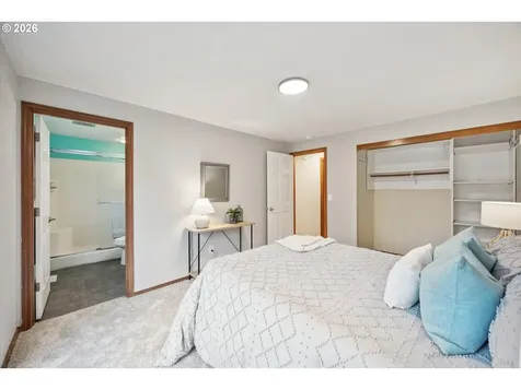 377 SE Barnes Avenue Gresham OR 97080