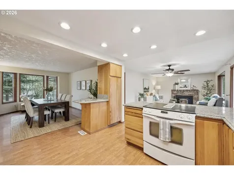 377 SE Barnes Avenue Gresham OR 97080