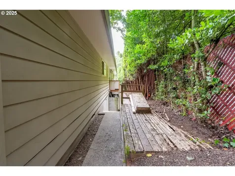 2733 SW Troy Street Portland OR 97219