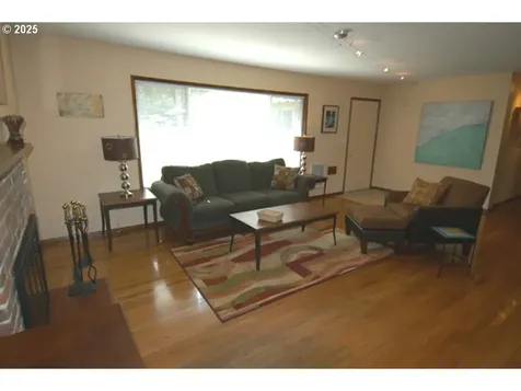 2733 SW Troy Street Portland OR 97219