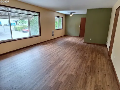 2733 SW Troy Street Portland OR 97219