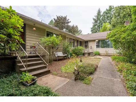 2733 SW Troy Street Portland OR 97219