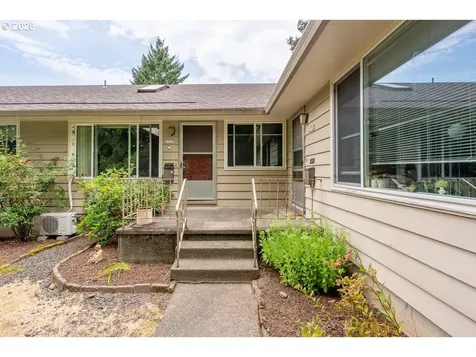 2733 SW Troy Street Portland OR 97219