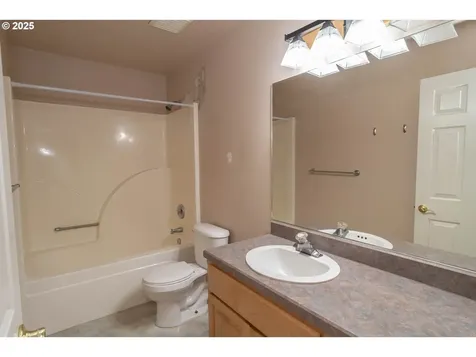 195 Palomino Avenue Roseburg OR 97471