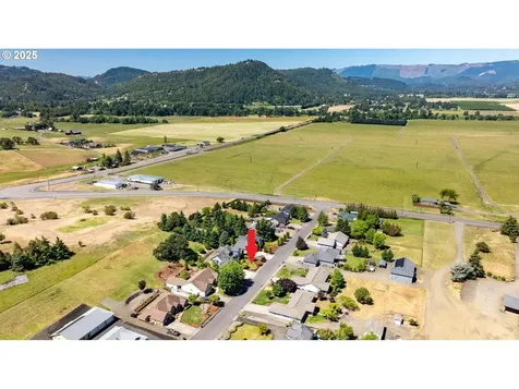 195 Palomino Avenue Roseburg OR 97471