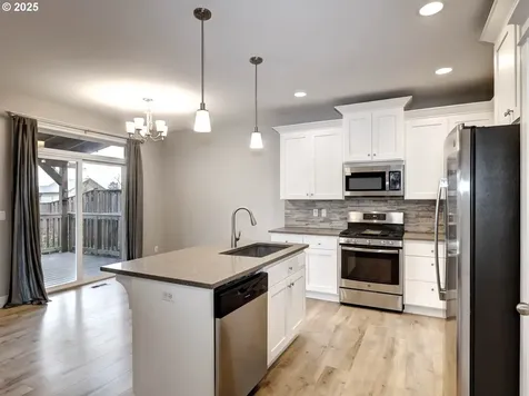 1801 N Daniel Drive Newberg OR 97132