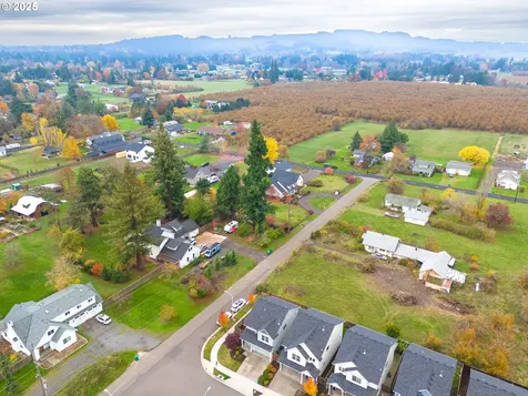 1801 N Daniel Drive Newberg OR 97132