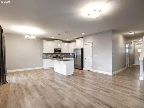 1801 N Daniel Drive Newberg OR 97132
