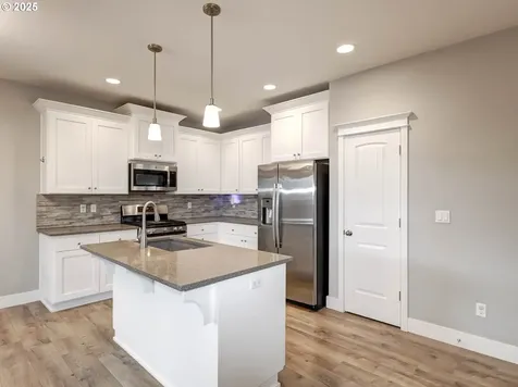 1801 N Daniel Drive Newberg OR 97132