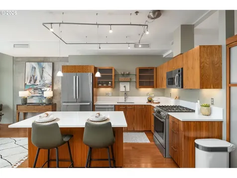 1221 SW 10th Avenue Portland OR 97205