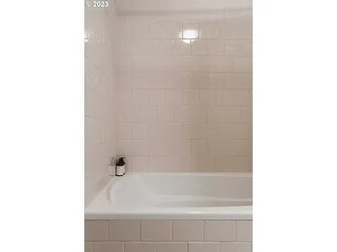 1221 SW 10th Avenue Portland OR 97205
