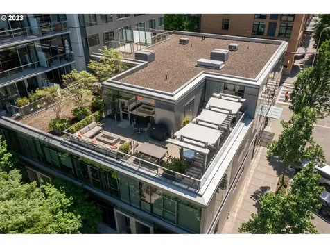1221 SW 10th Avenue Portland OR 97205