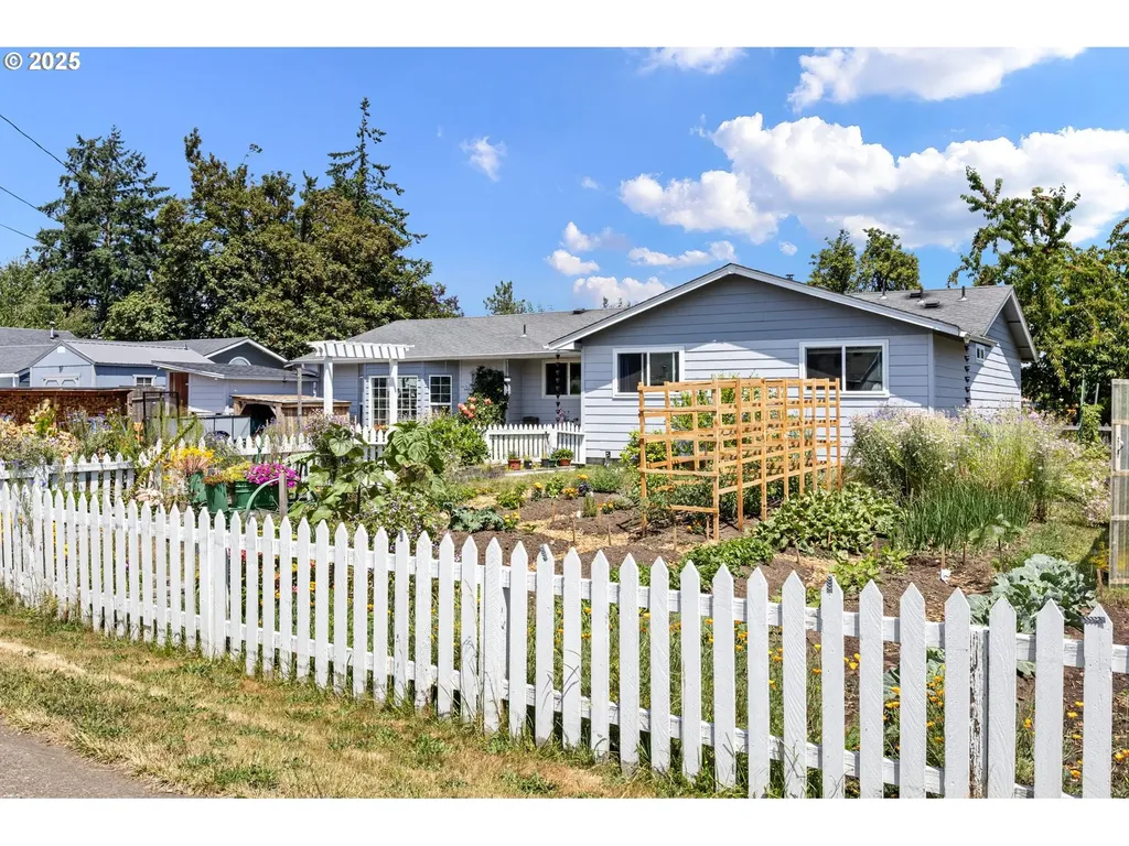 4635 Daisy Street Springfield OR 97478