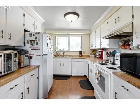 4635 Daisy Street Springfield OR 97478