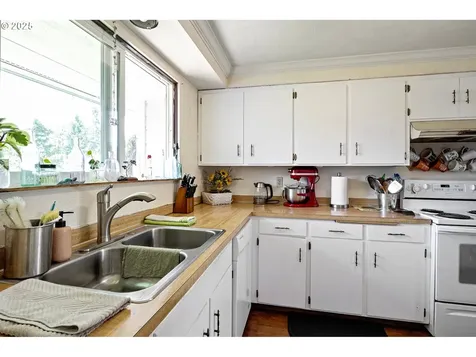 4635 Daisy Street Springfield OR 97478