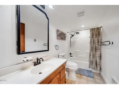 1202 N 1st Avenue Rockaway Beach OR 97136