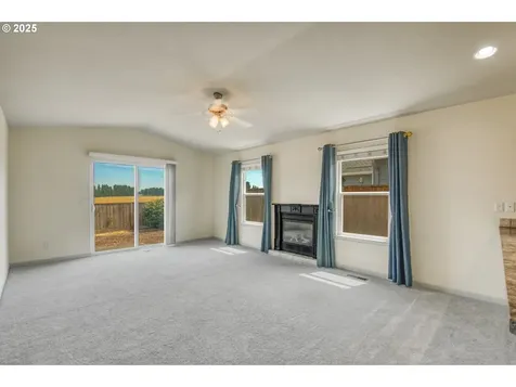 2469 Dorsey Drive Hubbard OR 97032