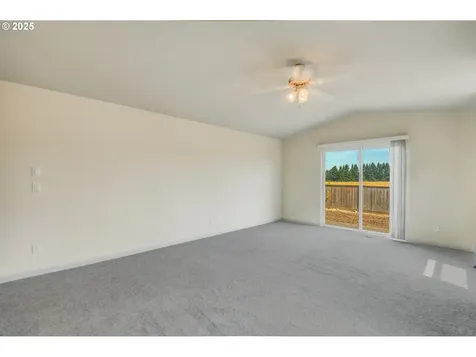 2469 Dorsey Drive Hubbard OR 97032