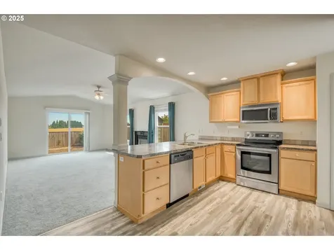 2469 Dorsey Drive Hubbard OR 97032