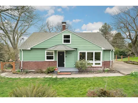 8609 SW 61st Avenue Portland OR 97219