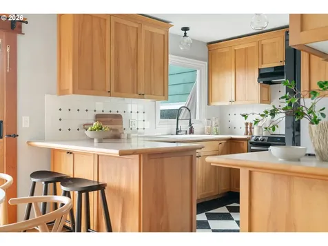 8609 SW 61st Avenue Portland OR 97219
