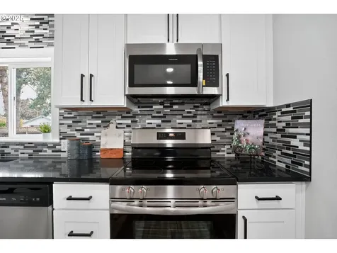 1306 N Clark Street Cornelius OR 97113